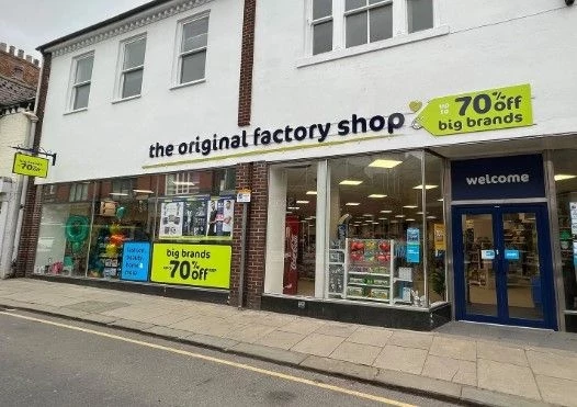 İngiliz perakende devinden iflas kararı: 130 Şube Kapanıyor!