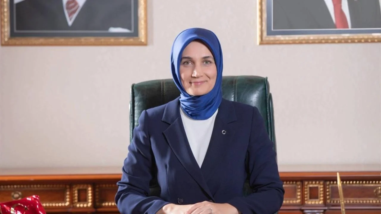Türkiye’nin ilk başörtülü Kadın Valisi İçişleri Bakan yardımcılığına atandı!