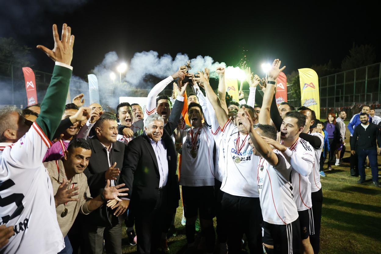 Mersin’de Şampiyon belli oldu: Kupayı Ulaşım Dairesi kaldırdı!
